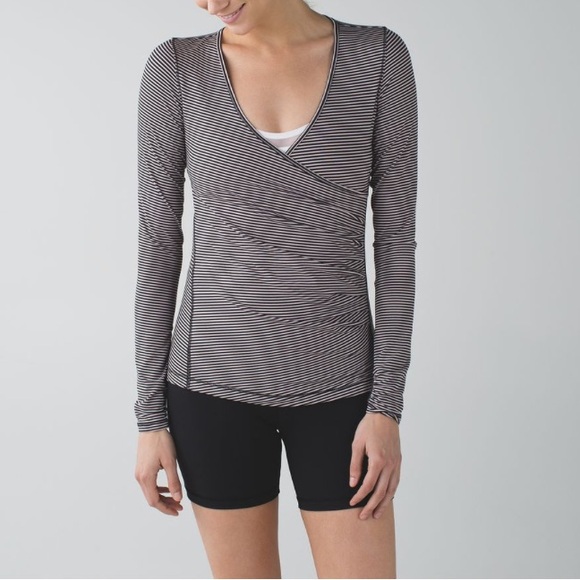 lululemon athletica Sun Salutation Black Stripe Long Sleeve Top Size XL - Picture 1 of 6